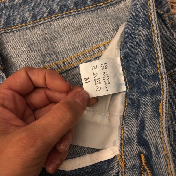 Shein cut off high waisted jean shorts👖 - Picture 5 of 5